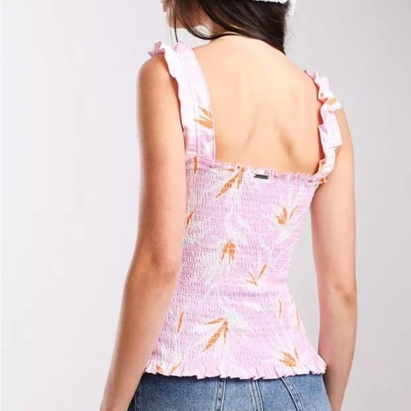 Billabong Tops - 🌸☀️Sun Dreamer Smocked Tank Top
BILLABONG   NWT.  Size XL🌸☀️